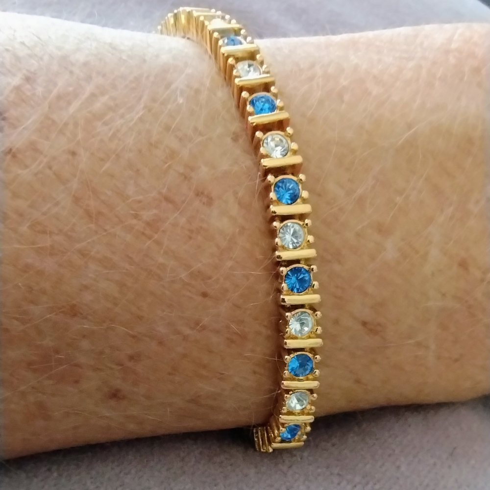 Vintage 1997 AVON Simulated Blue Sapphires & Rhinestones 7" Tennis Bracelet